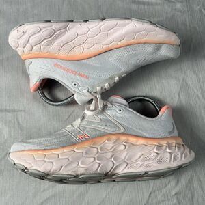 New Balance Fresh Foam X More V4 Womens Size 7 Gray Running Shoes Gym WMORNC4